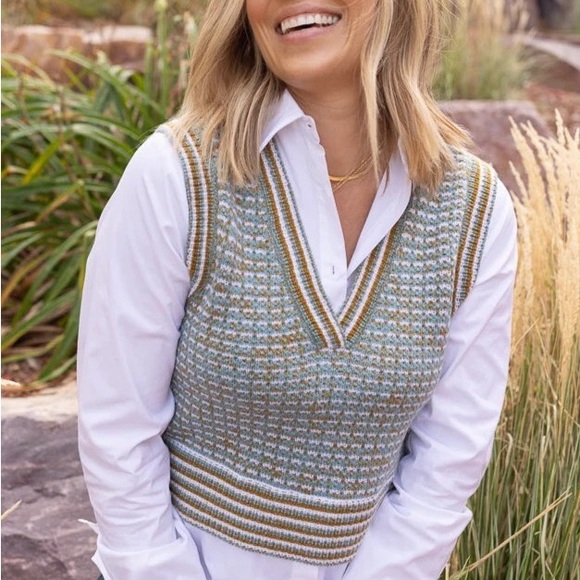 SOLD- VERONICA BEARD SERWA MIXED MEDIA VEST - Picture 2 of 12